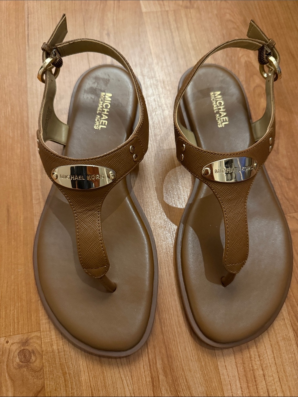 MICHAEL Michael Kors Tan Brown Sandal with Gold Plate size 6